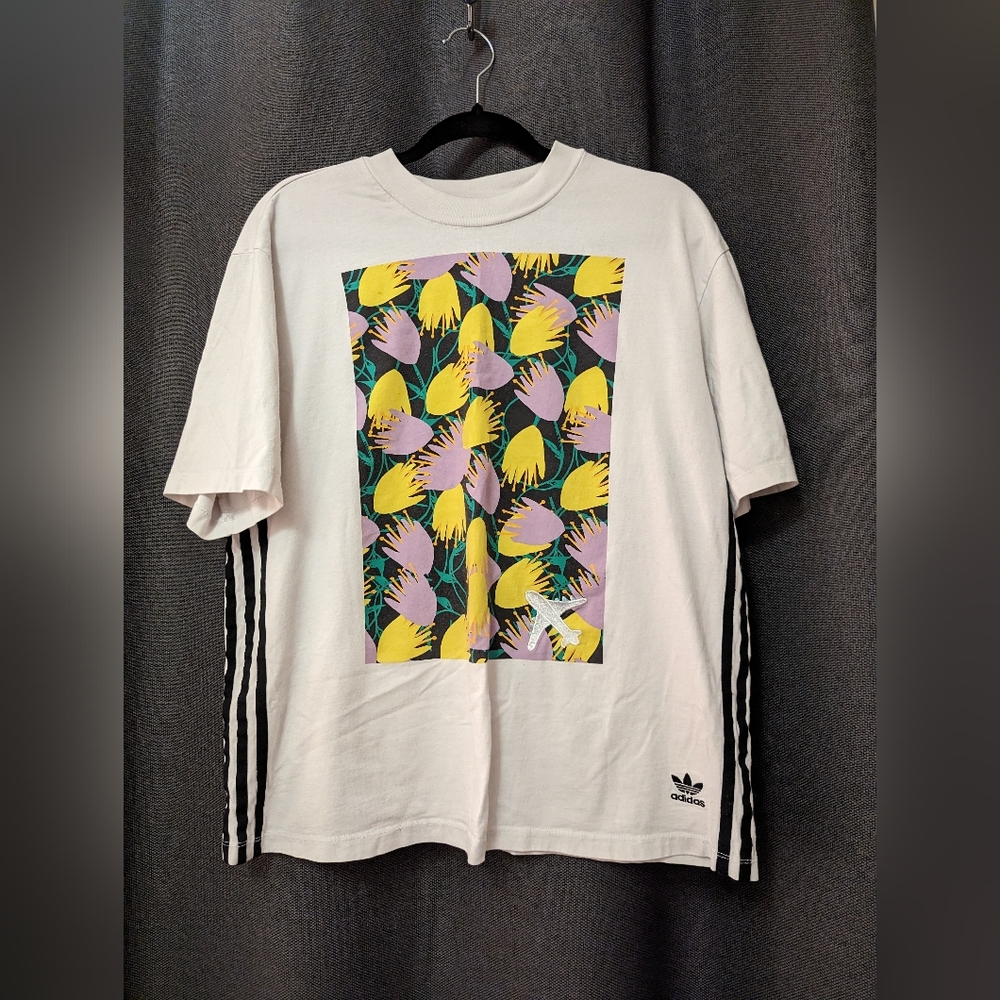 Adidas women's oversized graphic t-shirt